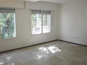 https://www.gallito.com.uy/monoambiente-al-frente-en-buen-edificio-proximo-al-clinicas-inmuebles-27731718