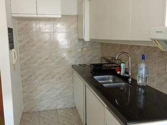 https://web5.gallito.com.uy/alquilo-apto-semiequipado-en-rbla-rep-de-chile-inmuebles-27639023