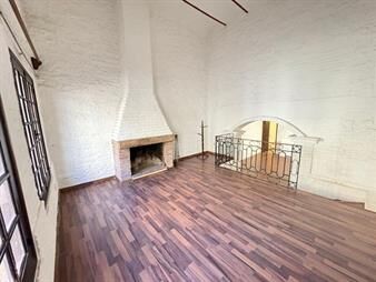 https://www.gallito.com.uy/ideal-casa-a-pasos-de-terminal-tres-cruces-inmuebles-27738731