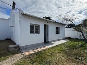 https://web5.gallito.com.uy/baldovino-alq-casa-al-fondo-spencer-4799003-maroñas-inmuebles-27775652