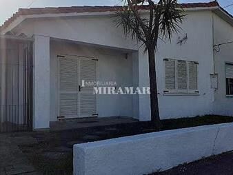 https://www.gallito.com.uy/piriapolis-centro-casa-inmuebles-27786379