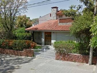 https://web5.gallito.com.uy/gran-terreno-con-divino-frente-hacia-plaza-fabini-inmuebles-27793680