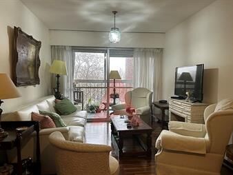 https://www.gallito.com.uy/pocitos-–-venta-apartamento-de-2-dormitorios-con-garaje-inmuebles-27646783