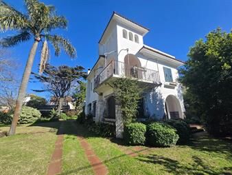 https://www.gallito.com.uy/alquiler-carrasco-vivienda-o-empresa-5-dormitorios-5-baños-inmuebles-27805271