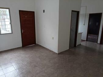 https://www.gallito.com.uy/hip-irigoyen-y-cno-carrasco-tipo-casita-cochera-sin-gcom-inmuebles-27809022