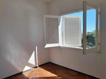 https://www.gallito.com.uy/se-alquila-apto-luminoso-en-la-blanqueada-calle-cadiz-inmuebles-27844041