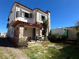 https://www.gallito.com.uy/casa-en-venta-4-dormitorios-en-piriapolis-inmuebles-27854347