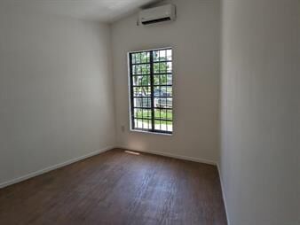 https://www.gallito.com.uy/apto-reciclado-en-planta-baja-buena-ubicacion-bajos-gastos-inmuebles-27858788