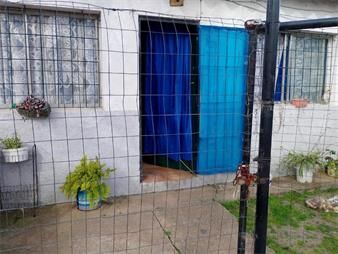 https://www.gallito.com.uy/venta-de-casa-y-apartamento-en-la-paz-inmuebles-27859959