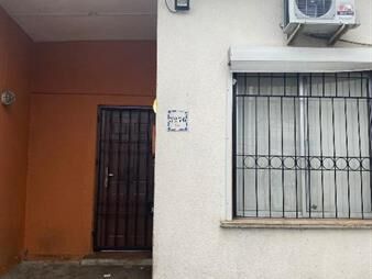 https://www.gallito.com.uy/alquiler-casa-1-dormitorio-entrada-2-autos-la-blanqueada-inmuebles-27866634