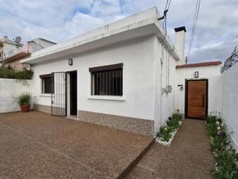 https://www.gallito.com.uy/al-frente-patio-estufa-a-leña-pisos-plastificados-imperdible-inmuebles-27892783