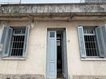 https://web5.gallito.com.uy/casa-de-3-dormitorios-en-la-blanqueada-inmuebles-27899154
