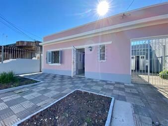 https://www.gallito.com.uy/alquiler-casa-de-2-dormitorios-con-garaje-en-curva-de-maroña-inmuebles-27906895