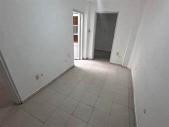 https://web5.gallito.com.uy/alquiler-apto-centro-1-dorm-patio-s17000-anda-o-porto-inmuebles-27926101