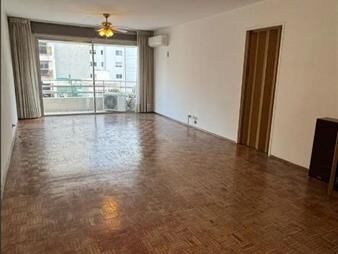 https://www.gallito.com.uy/apto-a-pasos-de-la-rambla-en-ubicacion-estrategica-inmuebles-27926459