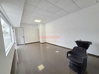 https://www.gallito.com.uy/excepcional-local-con-mucha-visibilidad-en-nuevocentro-inmuebles-27914202