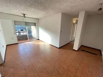 https://www.gallito.com.uy/macari-vende-2-dormitorios-sobre-calle-paraguay-inmuebles-27941937