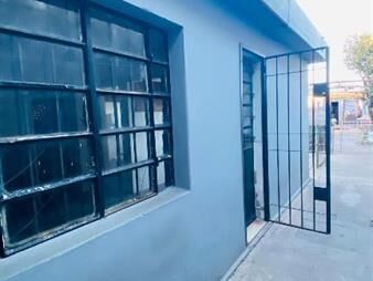 https://www.gallito.com.uy/se-alquila-casa-de-1-dorm-a-paso-de-gral-flores-inmuebles-27942055