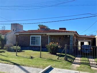 https://www.gallito.com.uy/dueño-alquila-muy-buena-casa-en-shangrila-inmuebles-27950274