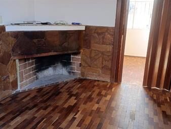 https://www.gallito.com.uy/casa-3-dorm-estufa-leña-amplio-patio-garaje-independiente-inmuebles-27959018