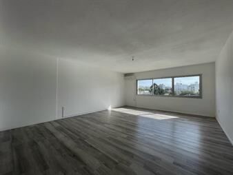 https://www.gallito.com.uy/apartamento-en-alquiler-monoambiente-pocitos-muy-soleado-inmuebles-20384166