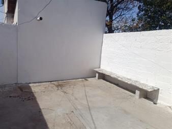 https://www.gallito.com.uy/con-patio-sin-gastos-comunes-2-dorm-inmuebles-27976954