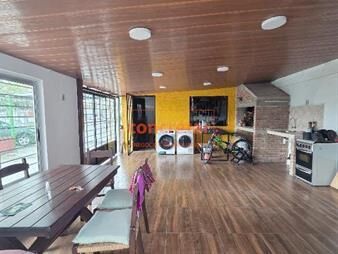 https://www.gallito.com.uy/excepcional-casa-esquna-en-la-teja-con-patio-y-barbacoa-inmuebles-27977016