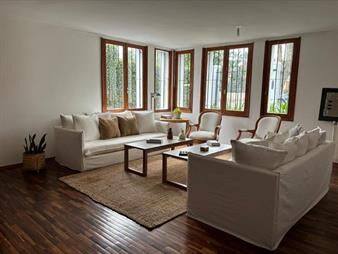 https://www.gallito.com.uy/gran-casa-en-carrasco-inmuebles-27989854