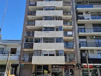 https://www.gallito.com.uy/amplio-y-soleado-apto-bien-ubicado-de-2-dorm-y-gastos-bajos-inmuebles-27990256