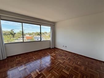 https://www.gallito.com.uy/diri-br-batlle-y-ordoñez-y-arrieta-impecable-1-dorm-inmuebles-27994622