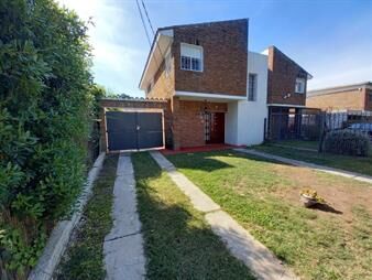 https://www.gallito.com.uy/alquilo-casa-con-fondo-barbacoa-pasaje-lateral-linda-calle-inmuebles-24789775