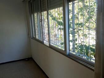 https://www.gallito.com.uy/precioso-apto-muy-luminoso-al-frente-gastos-comunes-bajos-inmuebles-28000164