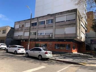 https://web5.gallito.com.uy/tamburini-y-pereira-2do-piso-x-escalera-al-frente-soleado-inmuebles-28006173