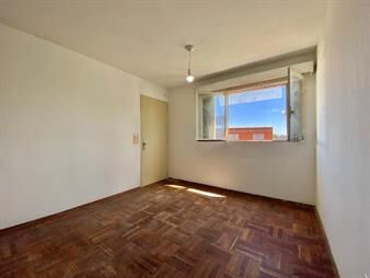 https://www.gallito.com.uy/alquiler-apartamento-de-2-dormitorios-en-mercado-modelo-inmuebles-28009714