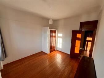 https://web5.gallito.com.uy/impecable-monoambiente-renovado-super-luminoso-al-frente-inmuebles-28036732