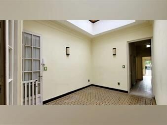 https://www.gallito.com.uy/hermosa-casa-2-dorm-cbalcon-tres-cruces-inmuebles-28038997