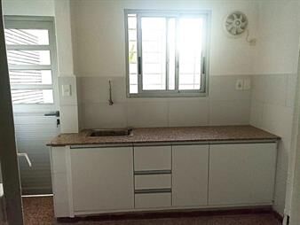 https://web5.gallito.com.uy/alquila-amplio-apto-de-un-dormitorio-av-gral-flores-inmuebles-28046309