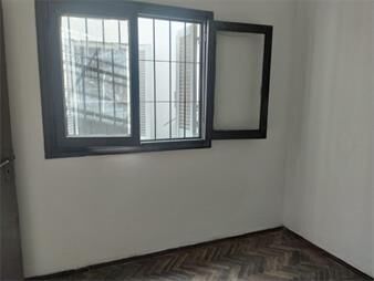 https://web5.gallito.com.uy/proxima-a-antel-arena-solida-construccion-luminosa-garaje-inmuebles-28055714