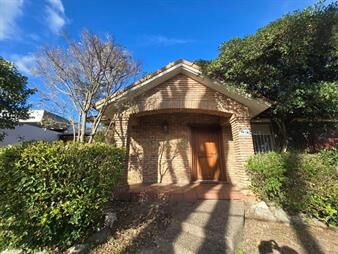 https://web5.gallito.com.uy/venta-casa-en-punta-gorda-con-otra-casa-al-fondo-y-deposito-inmuebles-28068301