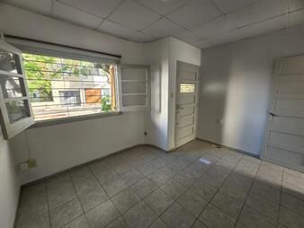 https://web5.gallito.com.uy/excelente-punto-dos-plantas-sin-gastos-comunes-con-patio-inmuebles-28077124