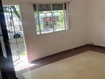 https://web5.gallito.com.uy/alquiler-apartamento-de-2-dormitorios-y-patio-al-fondo-inmuebles-28086248