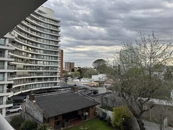 https://web5.gallito.com.uy/alquiler-apartamento-de-q-dormitorio-en-malvin-inmuebles-28086472