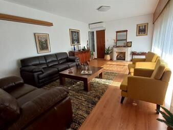 https://web5.gallito.com.uy/amplia-casa-6-dorm-en-3-niveles-posibidad-de-division-inmuebles-28093234
