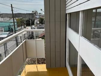 https://web5.gallito.com.uy/alquiler-casa-de-altos-con-terraza-y-balcon-en-paso-molino-inmuebles-28098334