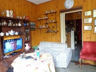 https://web5.gallito.com.uy/vendo-casa-1-dorm-al-frente-hipolito-yrigoyen-y-cnocarrasco-inmuebles-28118008
