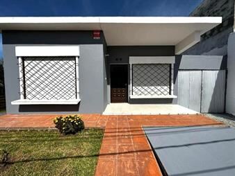 https://web5.gallito.com.uy/venta-casa-en-san-carlos-inmuebles-28134331