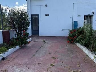 https://web5.gallito.com.uy/casa-de-altos-con-jardin-y-cochera-inmuebles-28140421