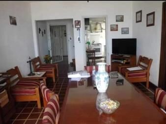 https://web5.gallito.com.uy/vendo-apartamento-frente-a-la-rambla-ciudad-vieja-de-2-dormi-inmuebles-28160566