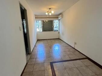 https://www.gallito.com.uy/apto-de-2-dormitorio-en-alquiler-calle-canelones-y-florida-inmuebles-28192377