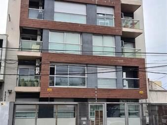 https://web5.gallito.com.uy/vend0-apto-de-1-dorm-tipo-casa-con-acceso-independiente-malv-inmuebles-28216457